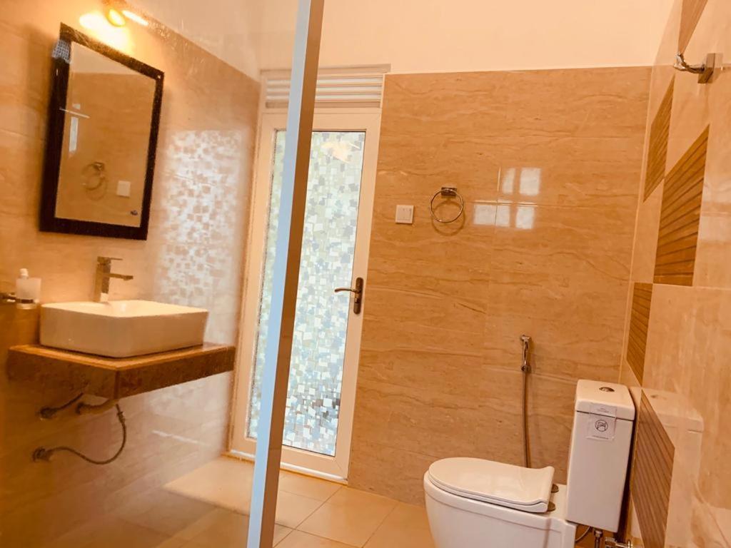 טיסמהרמה Elegant Lake House מראה חיצוני תמונה